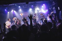 uchuu,とゆるめるモ！のセッション。（撮影：ハヤシサトル）