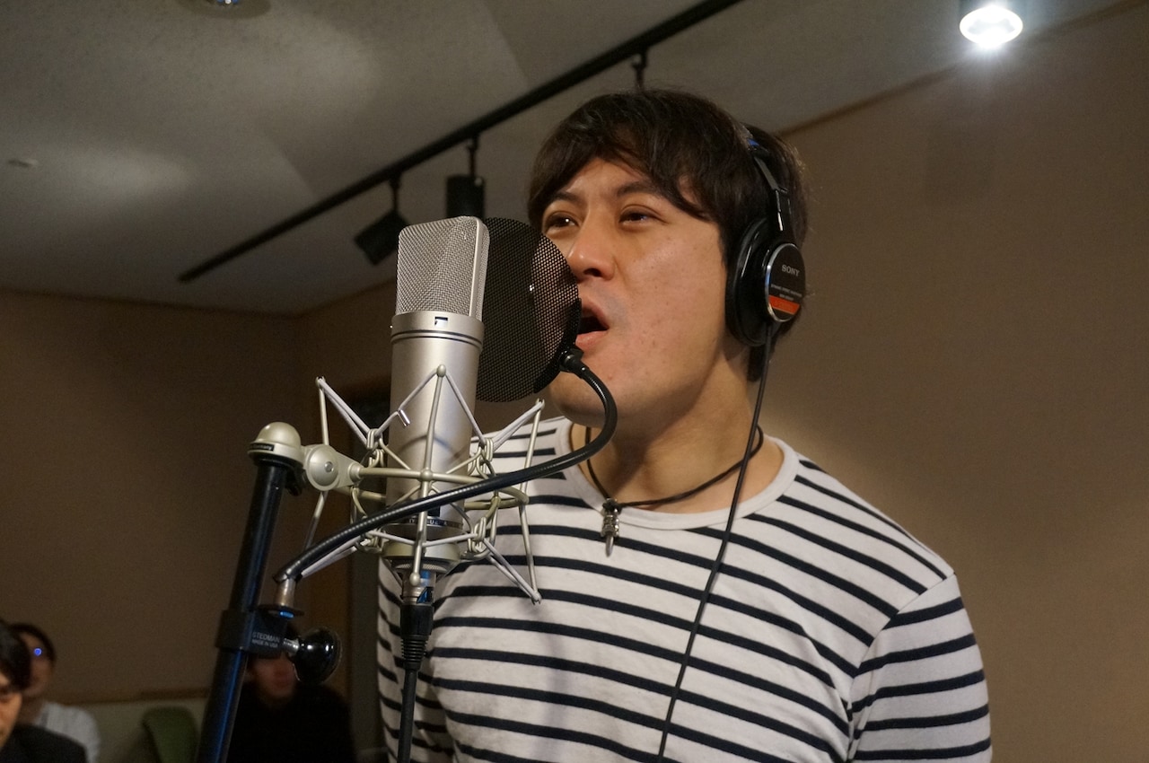 レコーディング中のヨッピー。