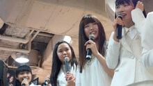 アイドルネッサンス「インストアイドルネッサンス～新宿で大SAWAぎするネッサンス!!～」の様子。