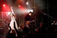 「TRUSTRICK TRUST TOUR 2015」最終公演の様子。