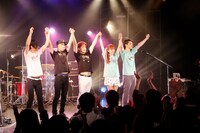 「TRUSTRICK TRUST TOUR 2015」最終公演の様子。