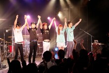 「TRUSTRICK TRUST TOUR 2015」最終公演の様子。