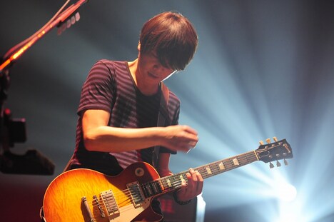 喜多建介（G, Vo）（Photo by TEPPEI）