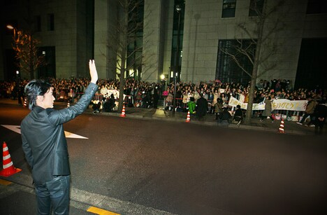 リスナーに挨拶をする福山雅治。