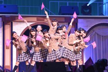 「The Road to Graduation 2014 Final ～さくら学院 2014年度 卒業～」の様子。