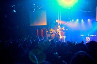 シクラメン「Geisha Dragon Tour～序～」SOUND MUSEUM VISION公演の様子。