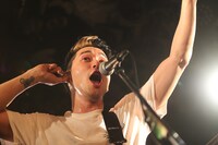 KOJI（Vo, B）（Photo by kohei suzuki）