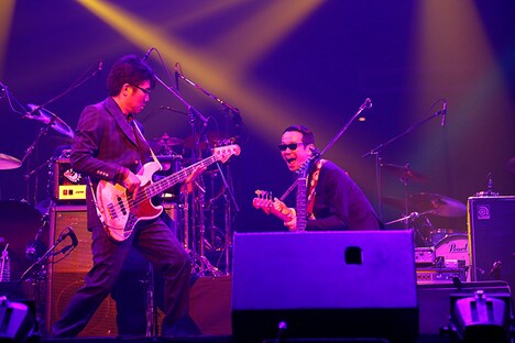 左から亀田誠治、川上つよし（東京スカパラダイスオーケストラ）。