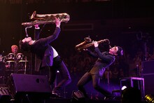 左から谷中敦、GAMO。