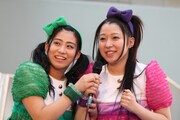 左から坂本遥奈、大黒柚姫。