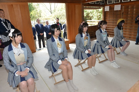 羽豆神社でご祈祷を受けるSKE48。