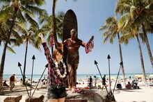 アメリカ・ハワイでの藍井エイル。