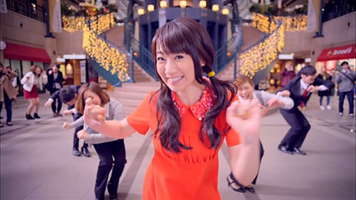 水樹奈々「Angel Blossom」PVのワンシーン。 (c)KING RECORDS