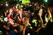 go!go!vanillas「嘘か？真か？360°開放！東名阪 1DAY フリーライブツアー」東京・shibuya PLUG公演の様子。