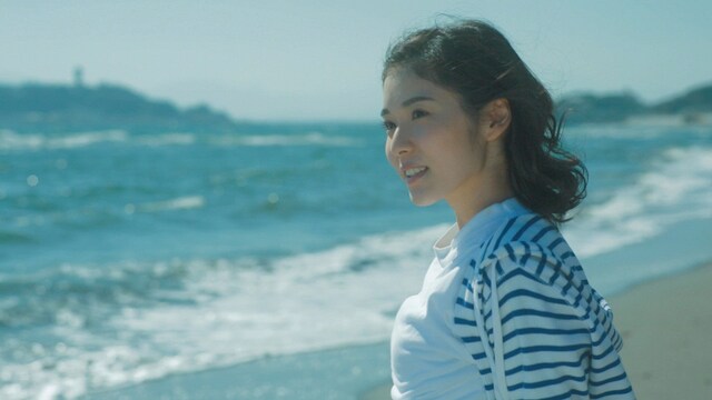 TUBE「いまさらサーフサイド」ビデオクリップのワンシーン。