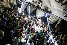 2014年に行われたtricot「What's Ochansensu-Su!? tricot Asia Tour 2014」フィリピン公演の様子。