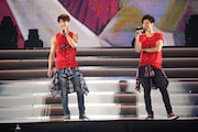 「東方神起 LIVE TOUR 2015 ~WITH~」東京ドーム公演の様子。