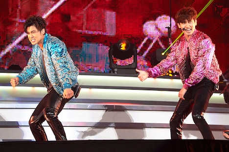 「東方神起 LIVE TOUR 2015 ~WITH~」東京ドーム公演の様子。