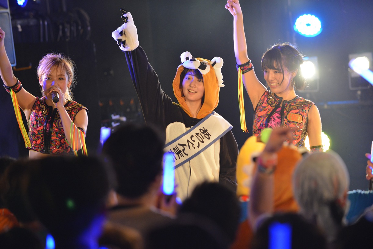 あらいぐんまちゃん。に扮して登場した新井愛瞳。