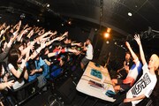 Rhythmic Toy World「1stフルアルバム先行試聴会＆ワンマンライブ」での試聴会の様子。（Photo by MASANORI FUJIKAWA）