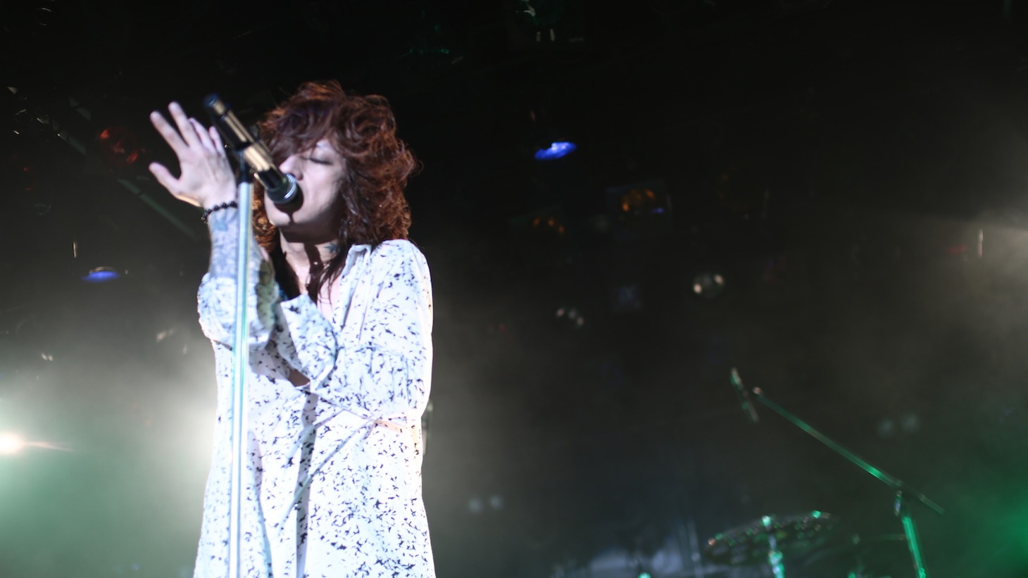 黒夢「TOUR 2014-2015 BEFORE THE NEXT SLEEP」広島・広島CLUB QUATTRO公演の様子。（撮影：今井俊彦）