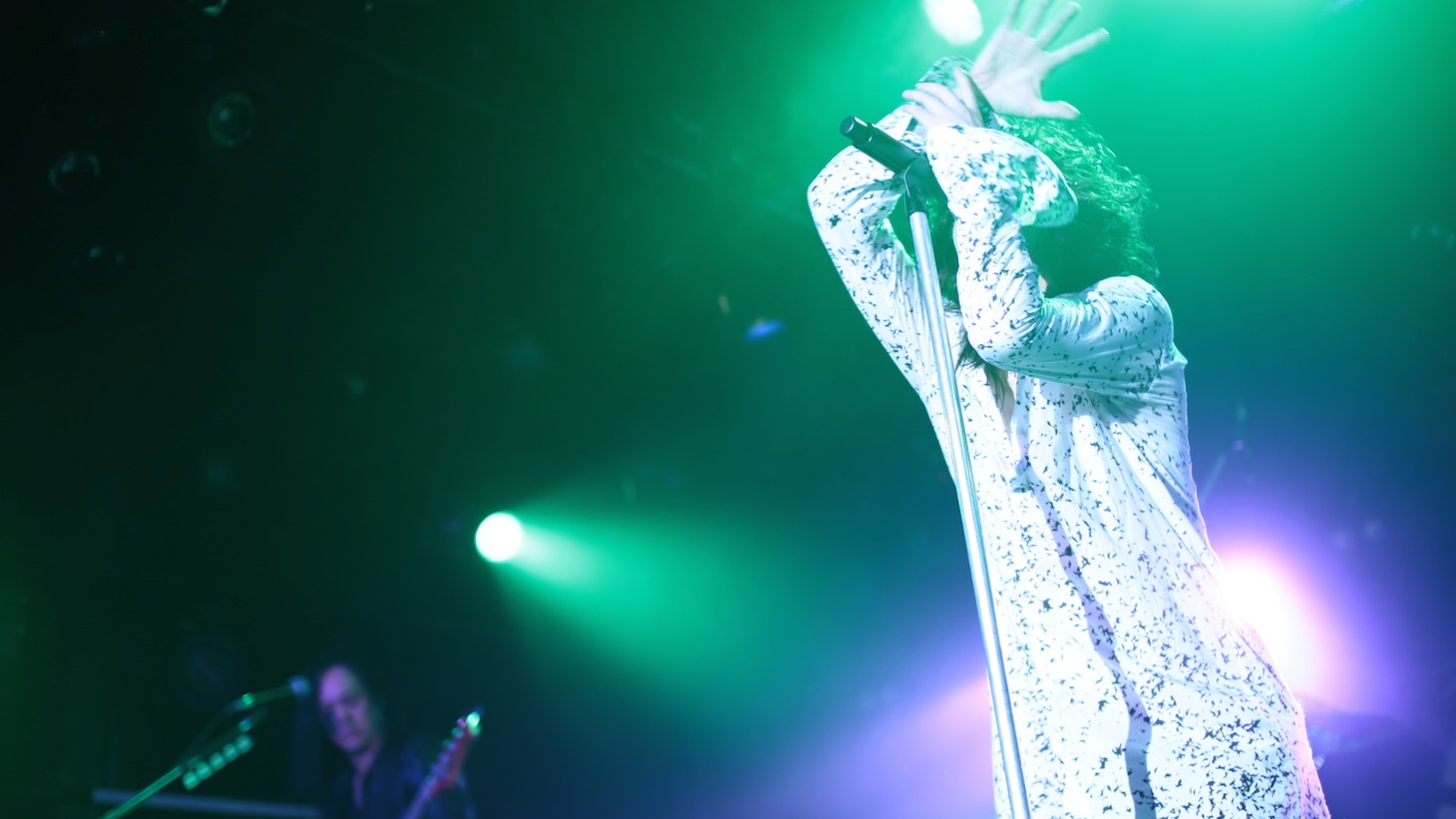 黒夢「TOUR 2014-2015 BEFORE THE NEXT SLEEP」広島・広島CLUB QUATTRO公演の様子。（撮影：今井俊彦）