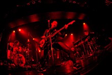 「モーモールルギャバン、復活！ 蘇る無茶と野獣ツアー2015」東京公演の様子。（撮影：ペータ）