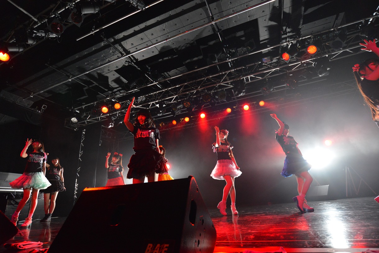 「乙女Rockets スプリットツアー 2015 SPRING」ライブの様子。