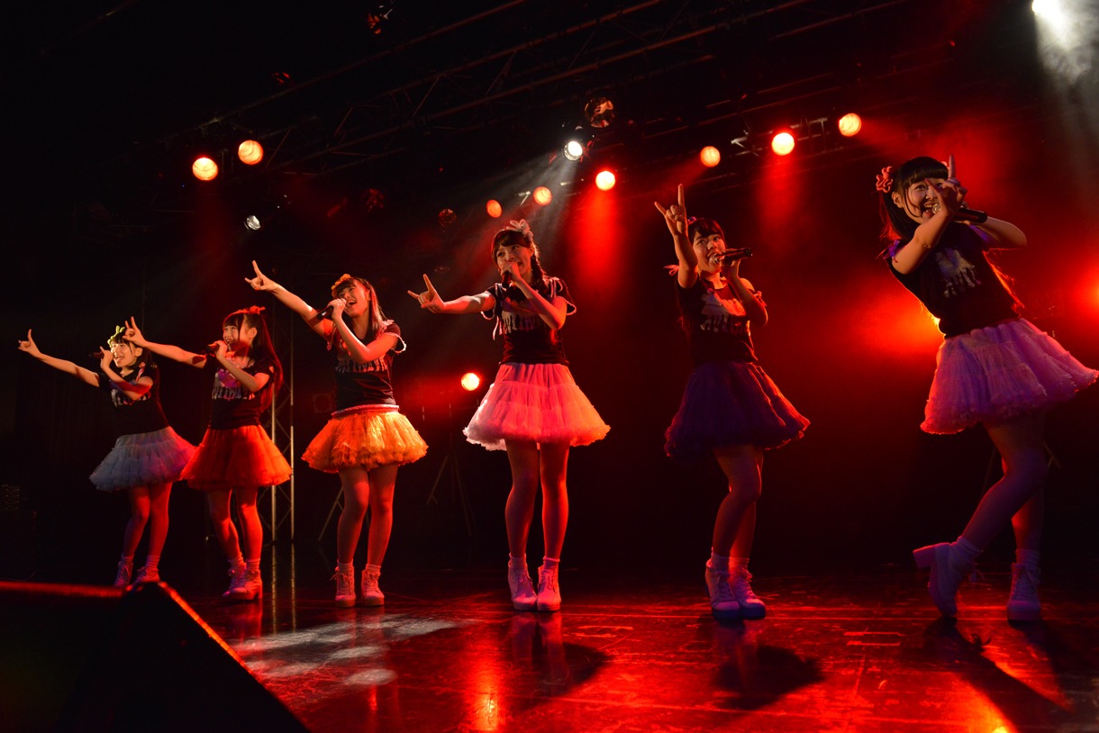 「乙女Rockets スプリットツアー 2015 SPRING」ライブの様子。