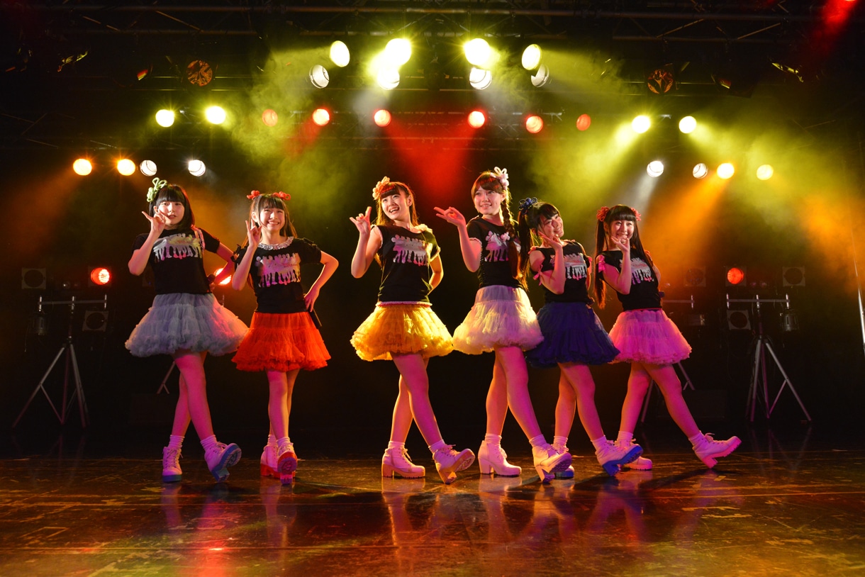 「乙女Rockets スプリットツアー 2015 SPRING」ライブの様子。