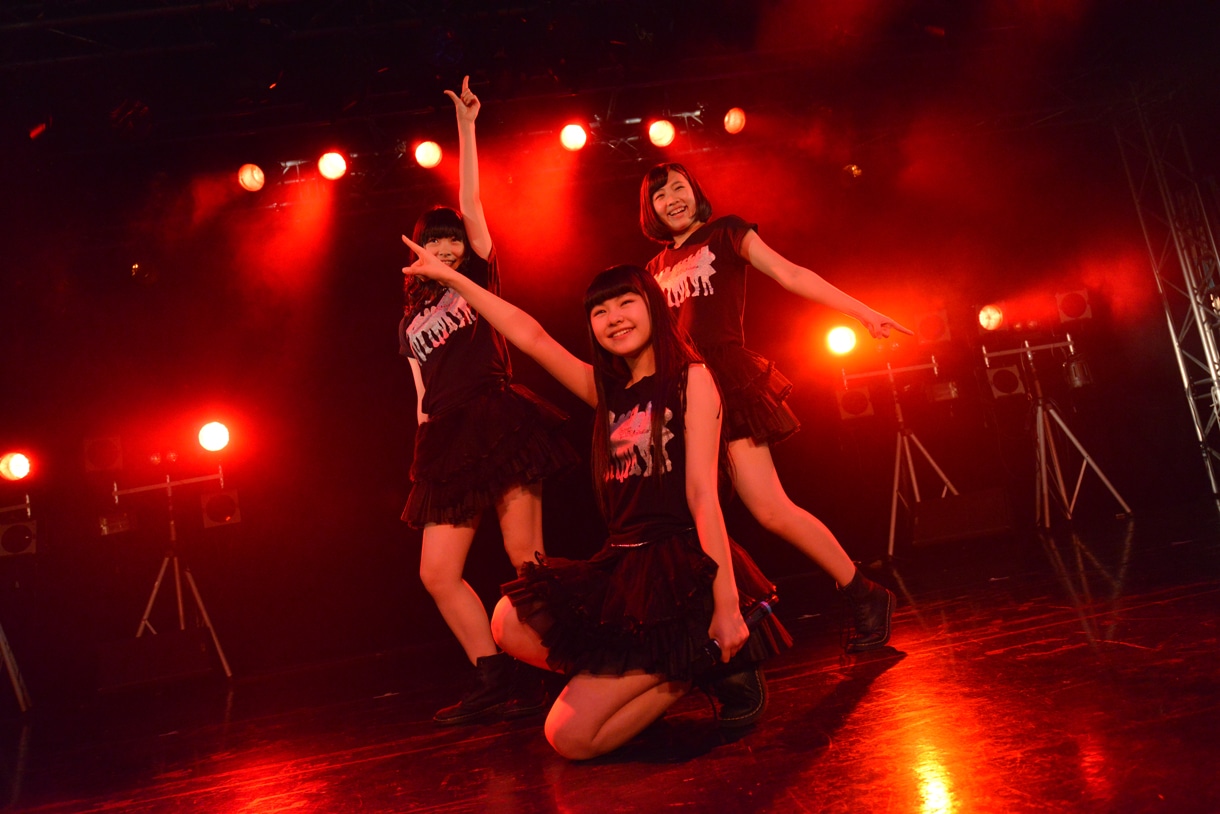 「乙女Rockets スプリットツアー 2015 SPRING」ライブの様子。