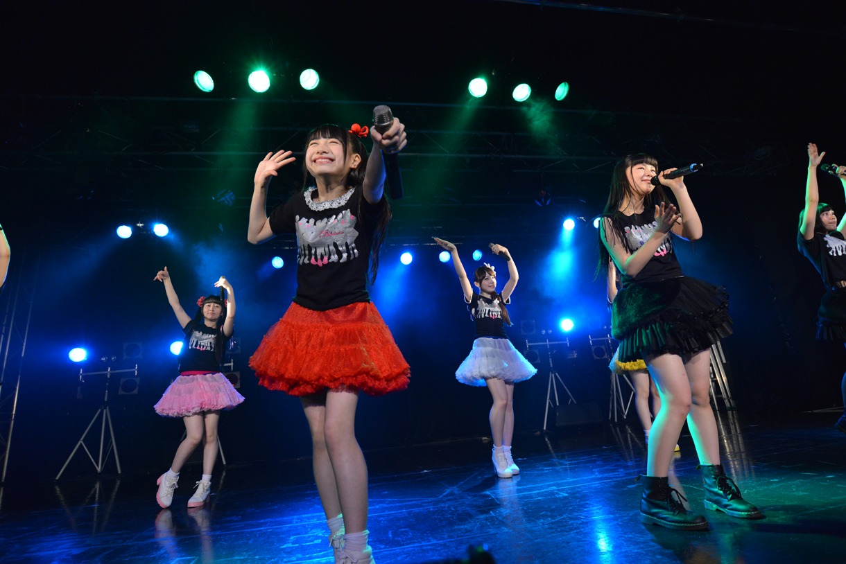 「乙女Rockets スプリットツアー 2015 SPRING」ライブの様子。