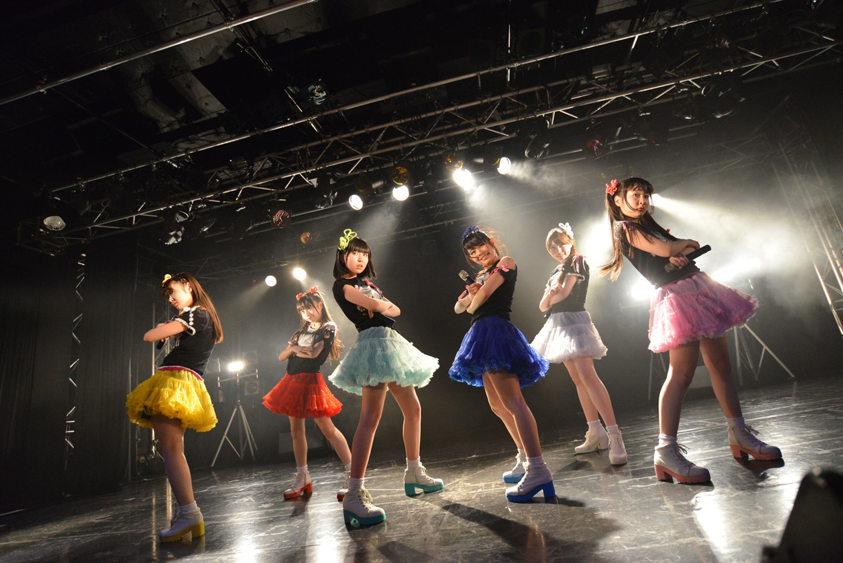 「乙女Rockets スプリットツアー 2015 SPRING」ライブの様子。