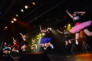 「乙女Rockets スプリットツアー 2015 SPRING」ライブの様子。