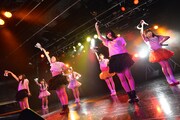 「乙女Rockets スプリットツアー 2015 SPRING」ライブの様子。