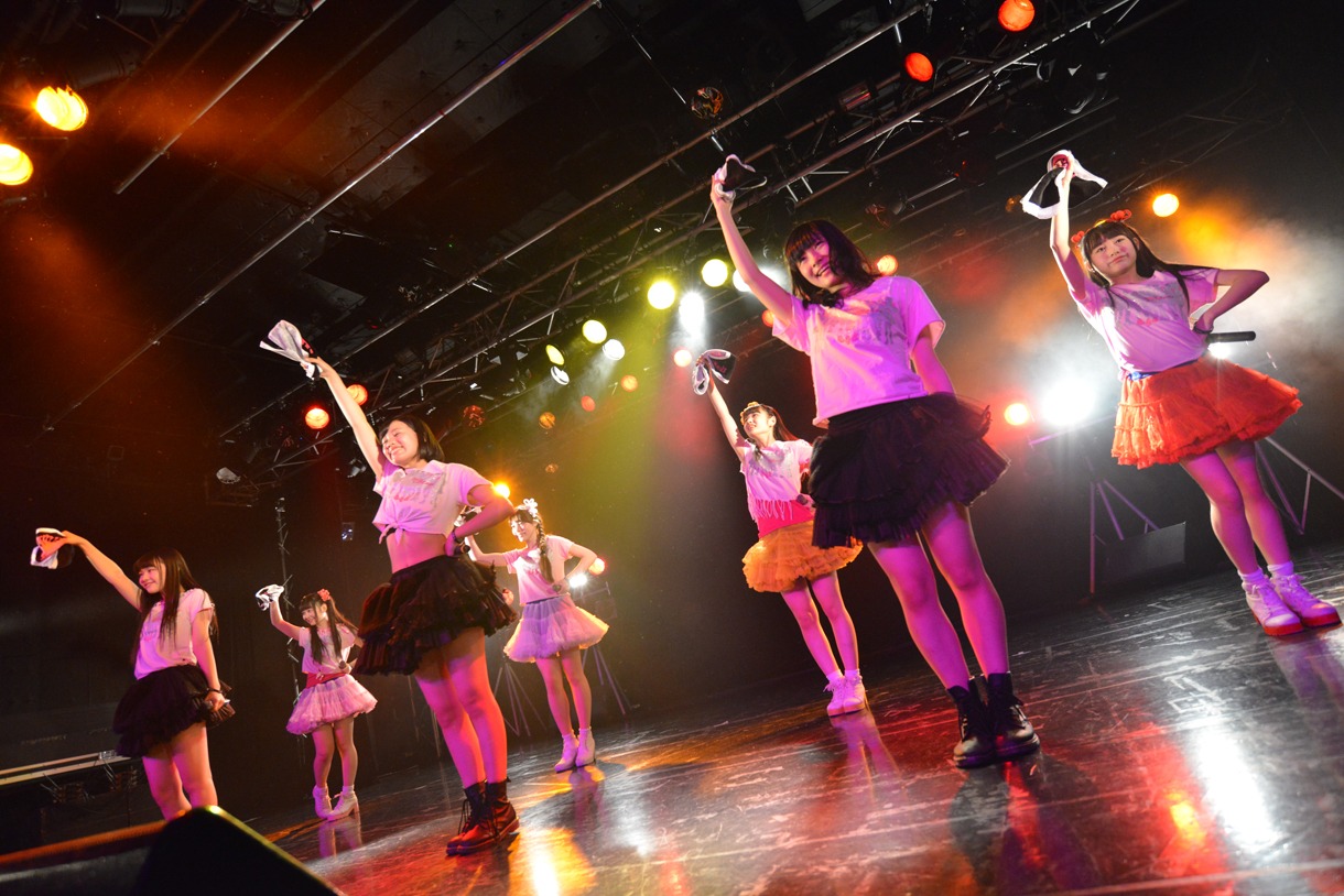 「乙女Rockets スプリットツアー 2015 SPRING」ライブの様子。