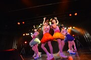 「乙女Rockets スプリットツアー 2015 SPRING」ライブの様子。