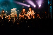 「tricotのワクワク変拍子旅行 2015」名古屋CLUB QUATTRO公演の様子。（Photo by Ohagi）