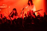 「tricotのワクワク変拍子旅行 2015」名古屋CLUB QUATTRO公演の様子。（Photo by Ohagi）