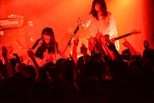 「tricotのワクワク変拍子旅行 2015」名古屋CLUB QUATTRO公演の様子。（Photo by Ohagi）