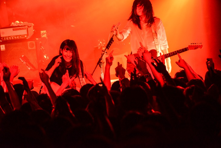 「tricotのワクワク変拍子旅行 2015」名古屋CLUB QUATTRO公演の様子。（Photo by Ohagi）