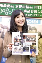 「もってけ！セーラー服」での4人のパートを捉えたカットをお気に入りと紹介する野津友那乃。