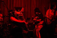 左からKenKen、かまやつひろし（photo by ITARU HIRAMA（平間写真館TOKYO））。