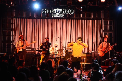 韻シスト（photo by ITARU HIRAMA（平間写真館TOKYO））