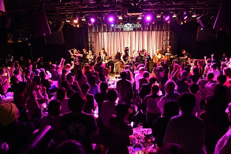 「LIFE IS GROOVE × 韻シスト feat. 金子マリ＆DAG FORCE」のアンコールの様子（photo by ITARU HIRAMA（平間写真館TOKYO））。