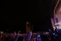 THE ORAL CIGARETTESのライブの様子。