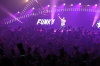 ファンキー加藤「ONE FOR HALL TOUR 2015」大阪国際会議場 グランキューブ大阪公演の様子。