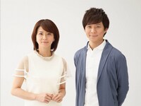 「水曜歌謡祭」のMCを務める森高千里と渡部建（アンジャッシュ）。 (c)フジテレビ