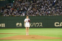 マウンドに立つ牧野真莉愛投手。