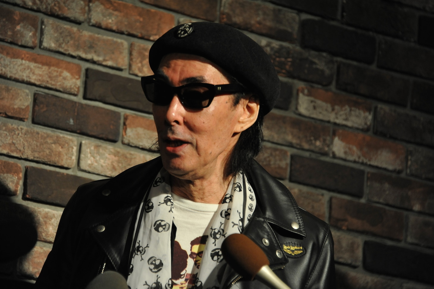シーナについて語る鮎川誠。